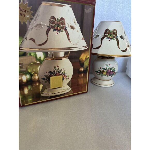 Lenox Holiday Tartan Candle Lamp Holly Leaves Gold Rim Christmas Gift 6238752 - Picture 2 of 9